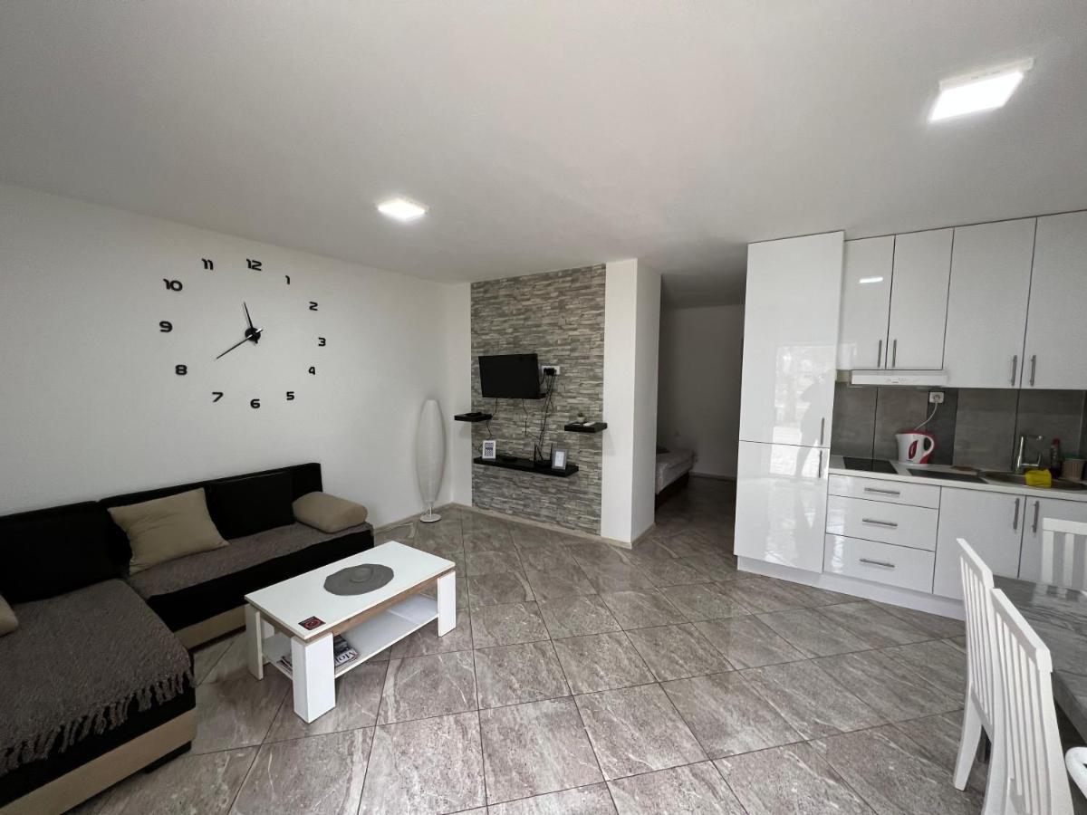Aurora apartment Sombor Exterior foto