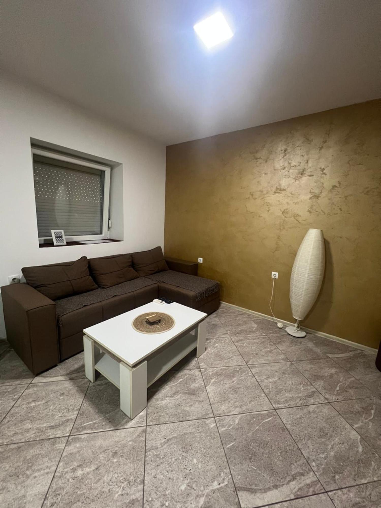 Aurora apartment Sombor Exterior foto